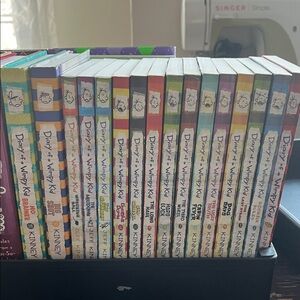 Diary of a Wimpy Kid Complete Book Collection - Colorful Set
